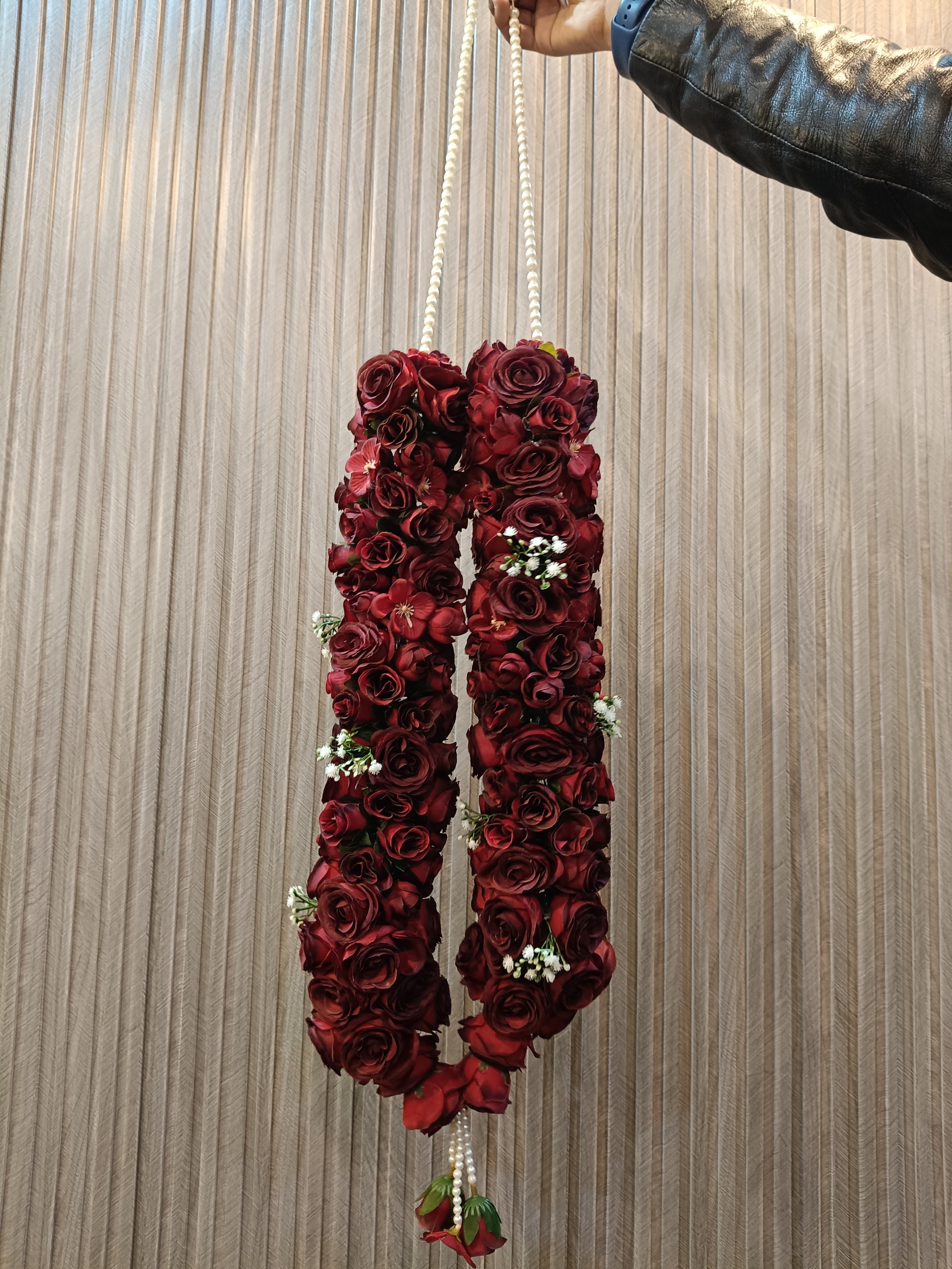 Red Rose Garland
