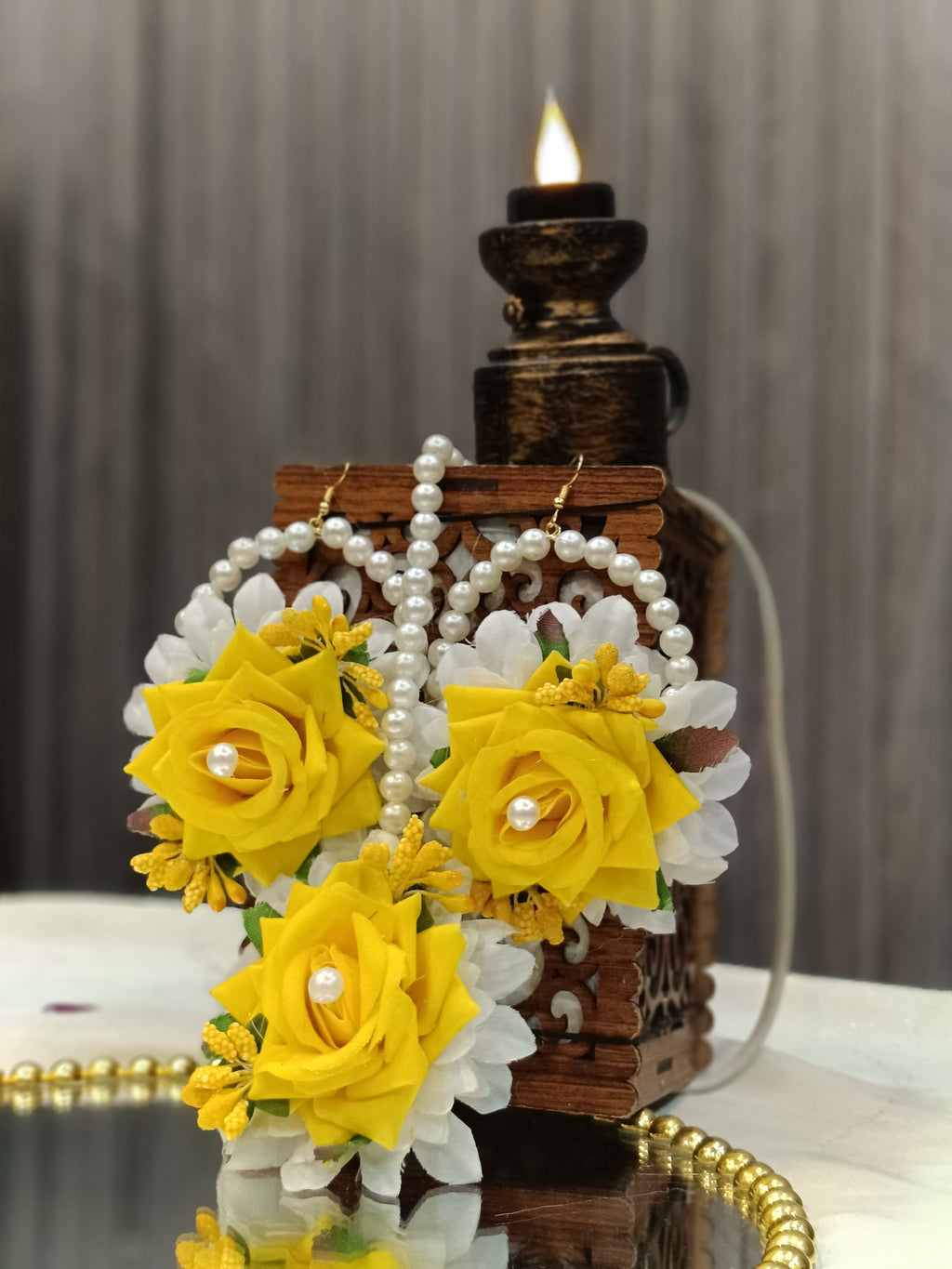 Gul Earrings Bindi