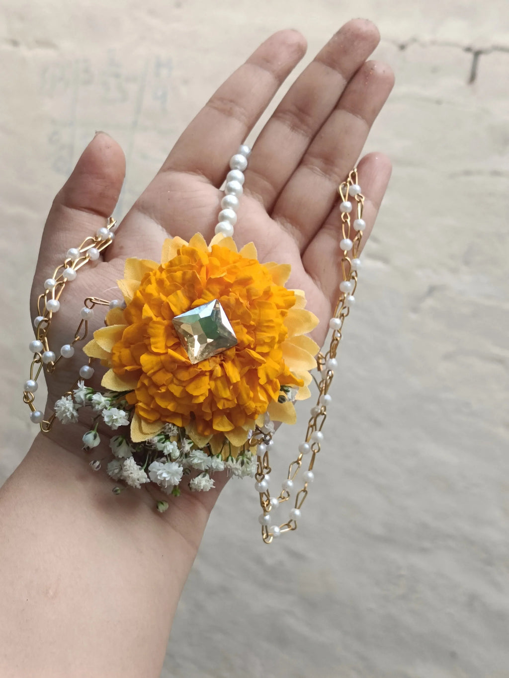 Fresh flowers jewelry for bridals